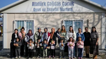 Bornova’da Miniklerden “Çim Adam” Şenliği