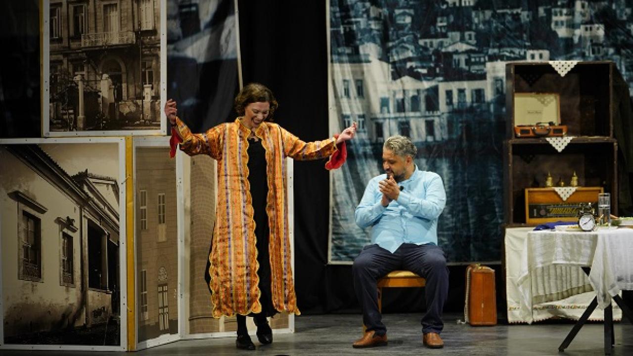 Ayvalık’ta Sahne Alkışlarla İnledi