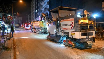 Belediye ekipleri gece gündüz sahada