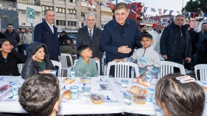 Bergama’da iftar sofrasında Tıp Bayramı buluşması
