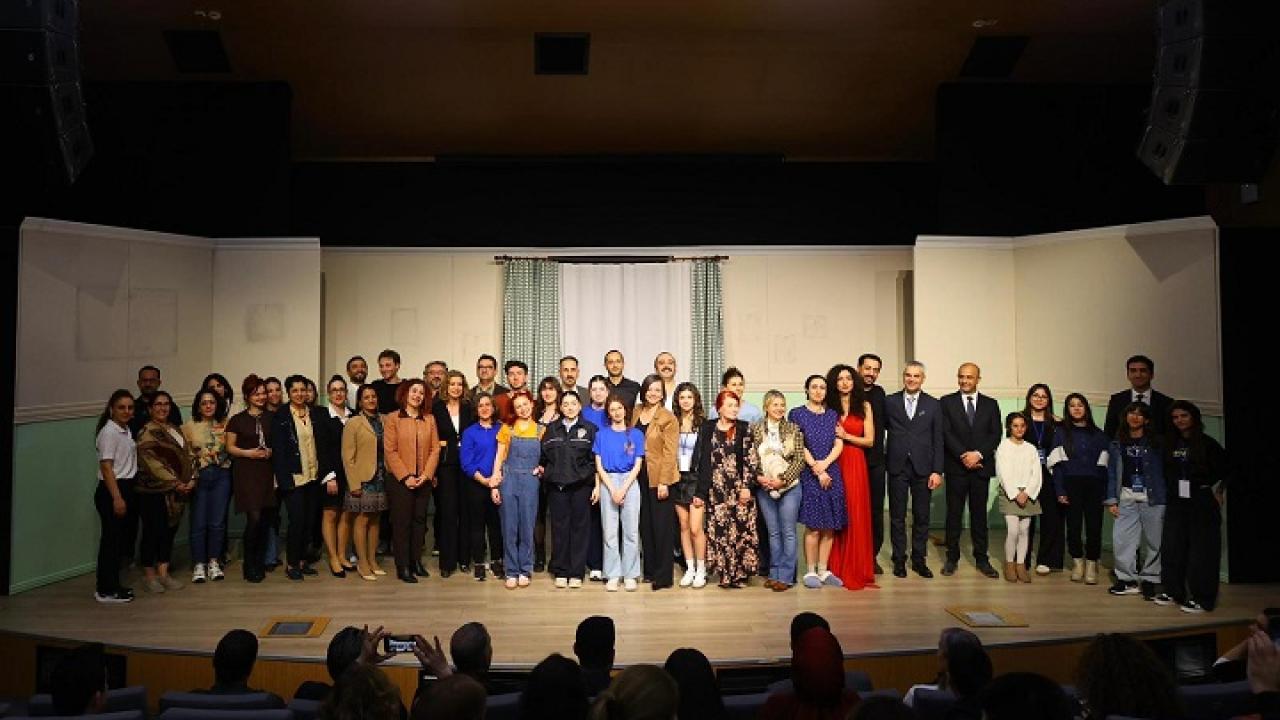 Bu Oyun Gündem Oldu