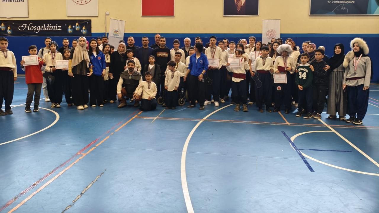 Buca’da Hedef Çanakkale Ruhu: 111. Yılda 111 Ok