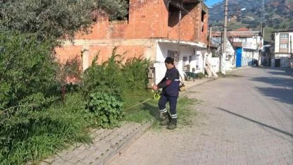 Efeler’de mahallelerde bakım ve temizlik çalışmaları sürüyor