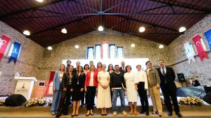 İzmir’de Kadınların Cesaret Zirvesi