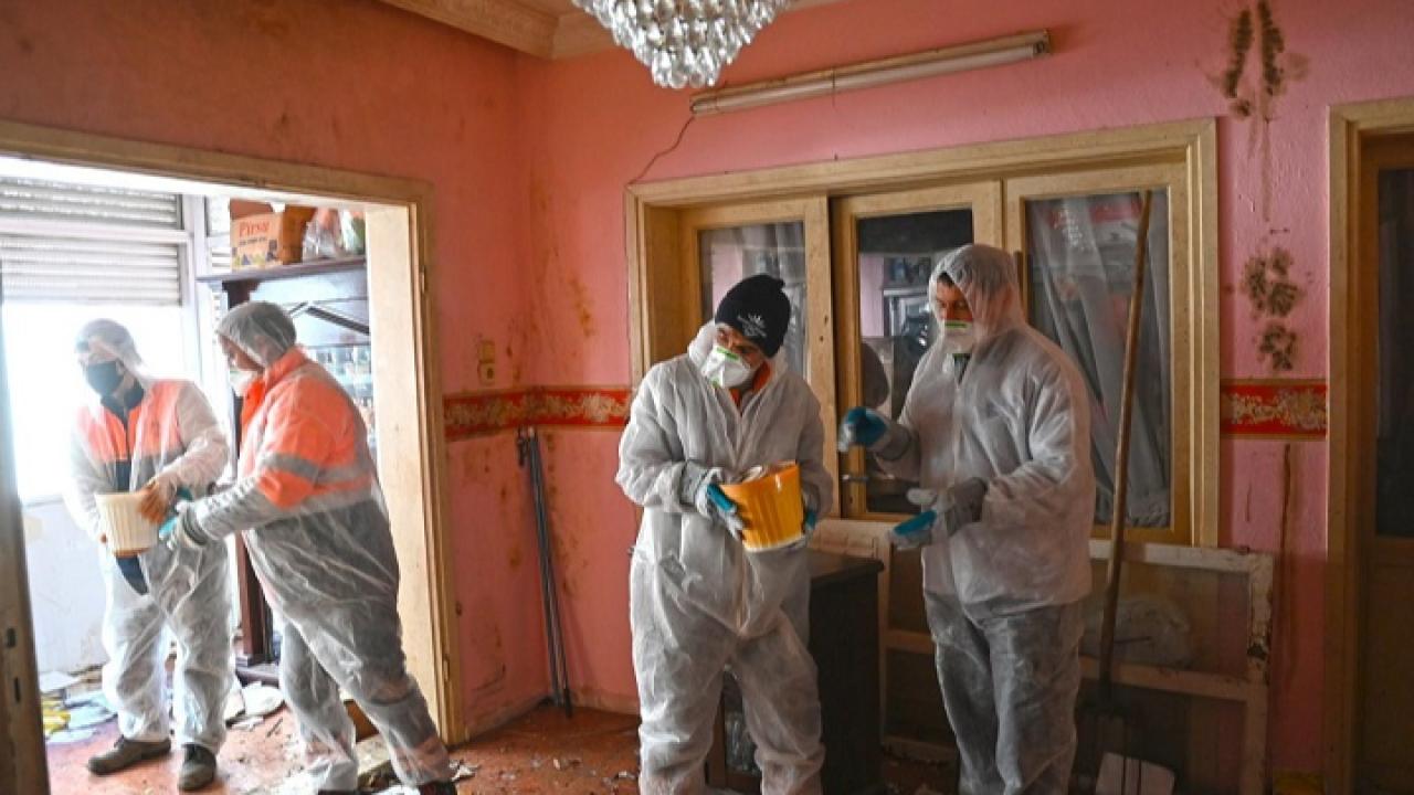 Karabağlar’da Çöp Ev Alarmı