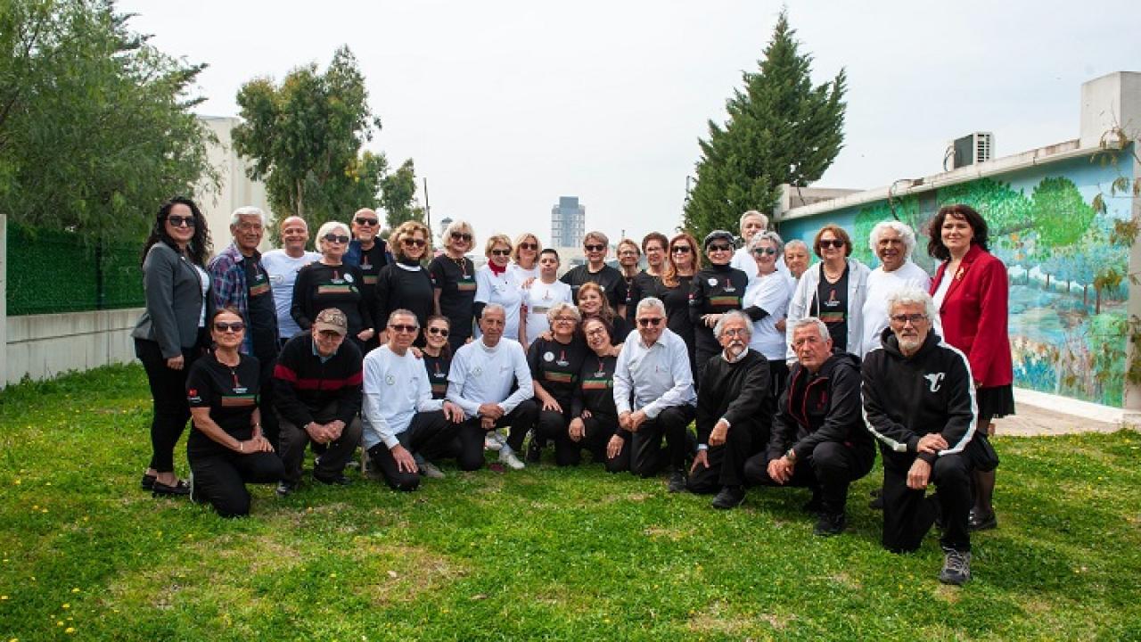 Karşıyaka’da Bilge Çınarlara Özel Kutlama