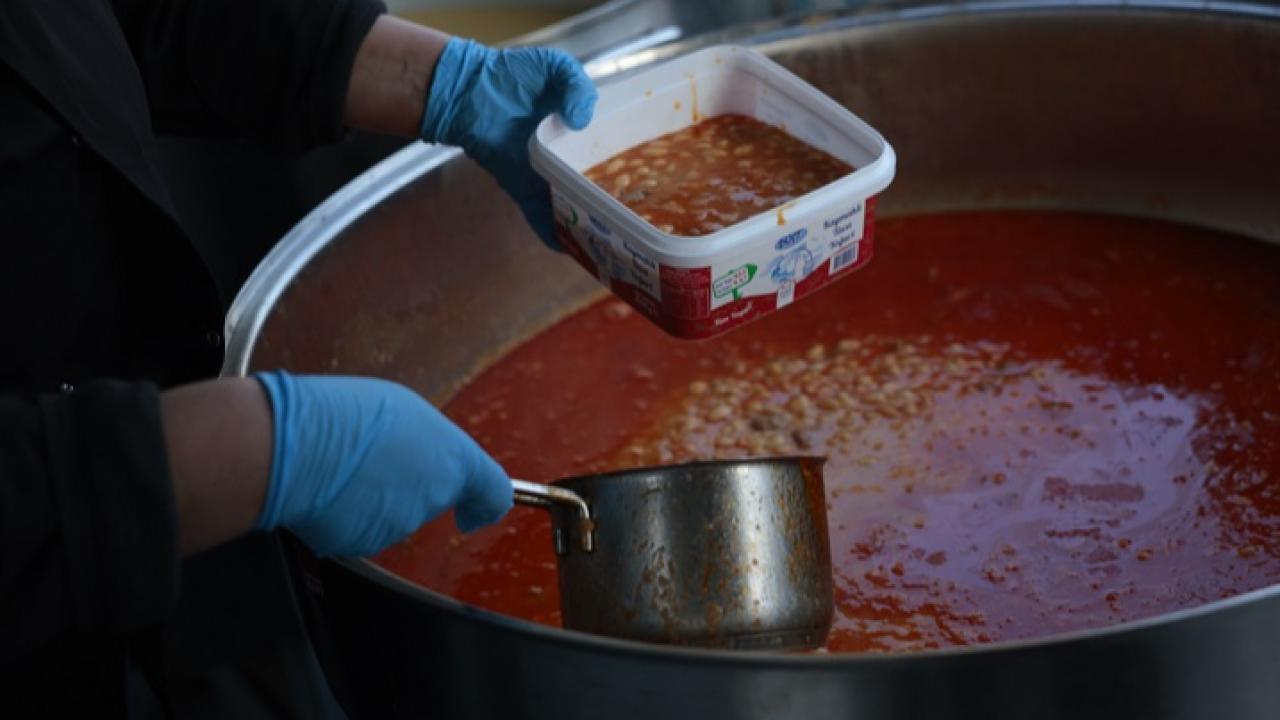 Konak’ta Ramazan Sofraları Zafertepe’de Kuruldu