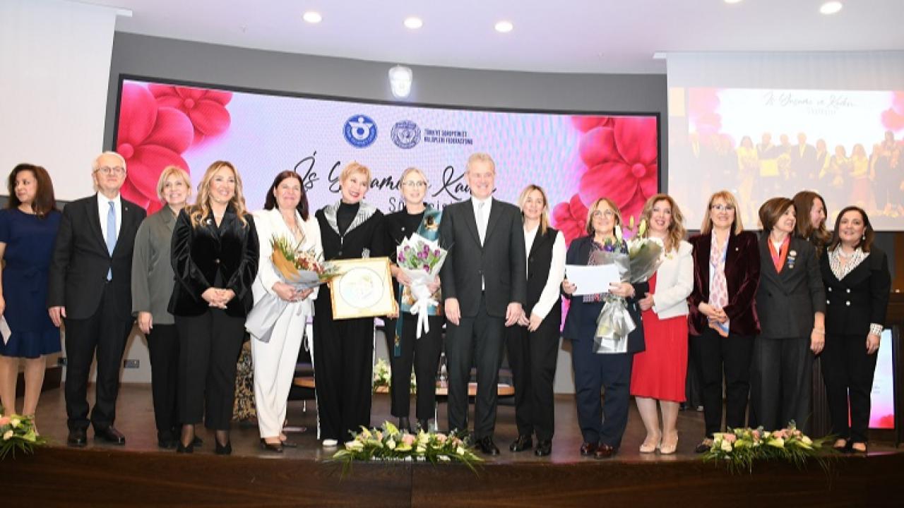 Leyla Alaton’dan İzmir’de Kadınlara İlham Veren Mesaj