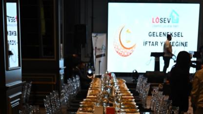 LÖSEV’den İzmir’de İftar Buluşması
