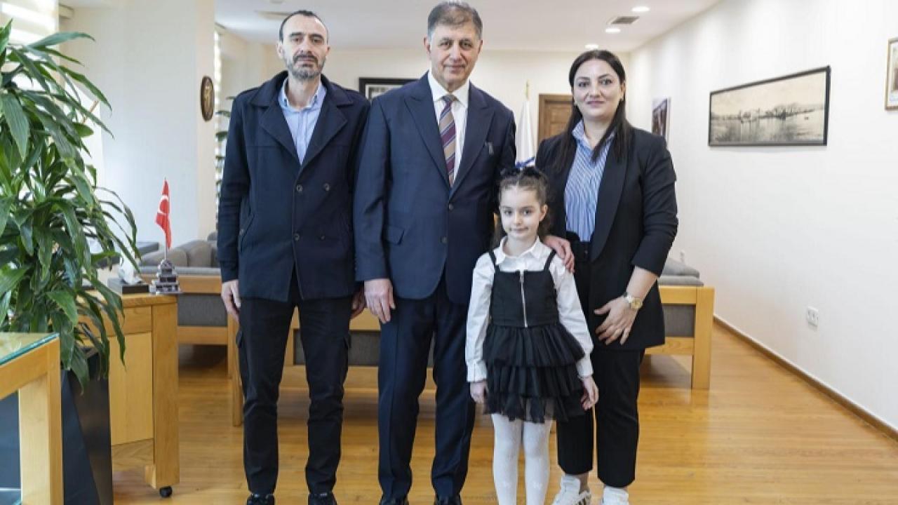 Minik Esila’dan İstiklal Marşı gururu