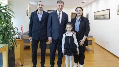 Minik Esila’dan İstiklal Marşı gururu