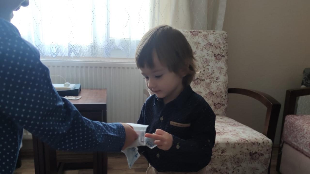 Nesilleri Birleştiren Sessiz Mektep: Bayram