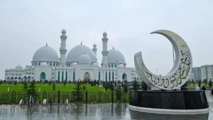 Orta Asya’daki Dev Camiye Demirci İmzası