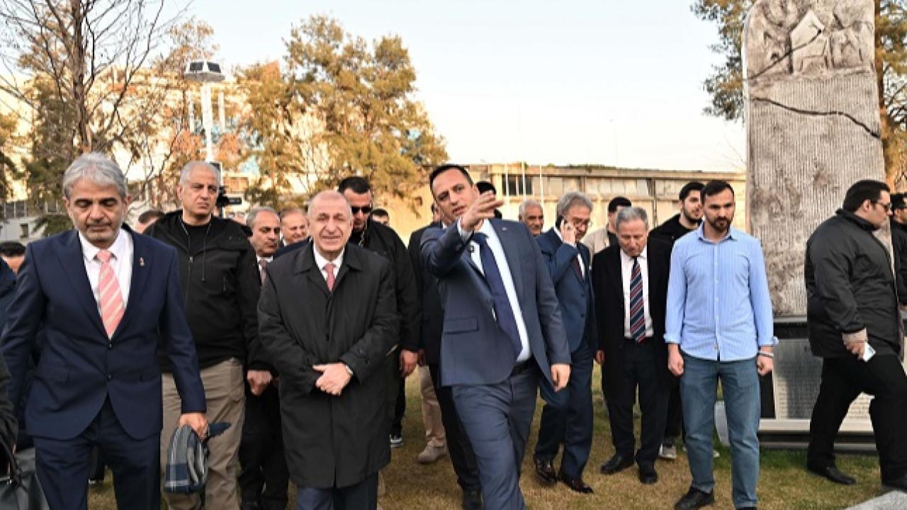 Özdağ’dan Bornova’daki Meydana Övgü