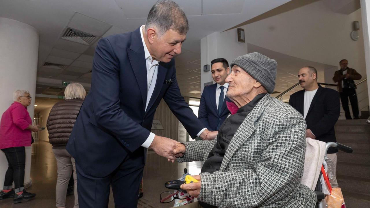 Tugay’dan Huzurevinde Bayram Buluşması