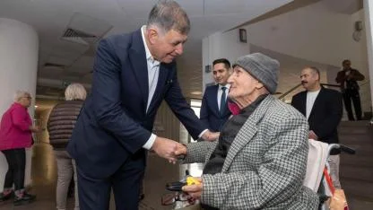 Tugay’dan Huzurevinde Bayram Buluşması