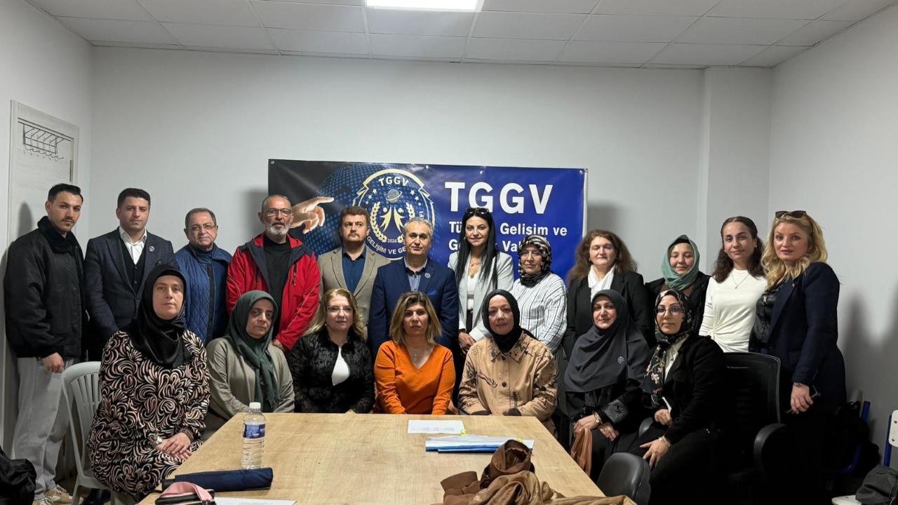 Türkiye Gelişim ve Gençlik Vakfı İzmir Teşkilatı İstişare Toplantısında Bir Araya Geldi