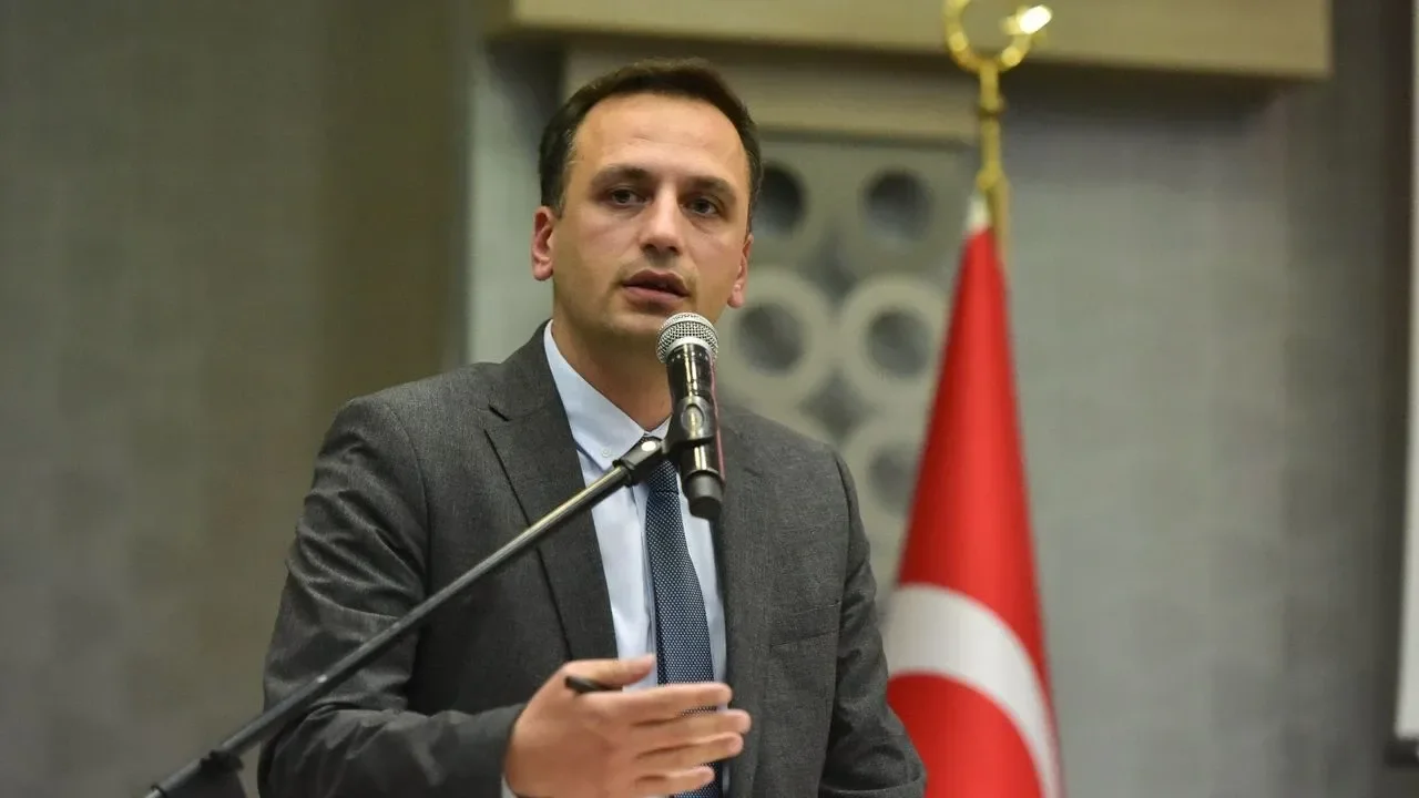 Bornova’da Şok Gelişme: Belediye Başkanı Gözaltında!