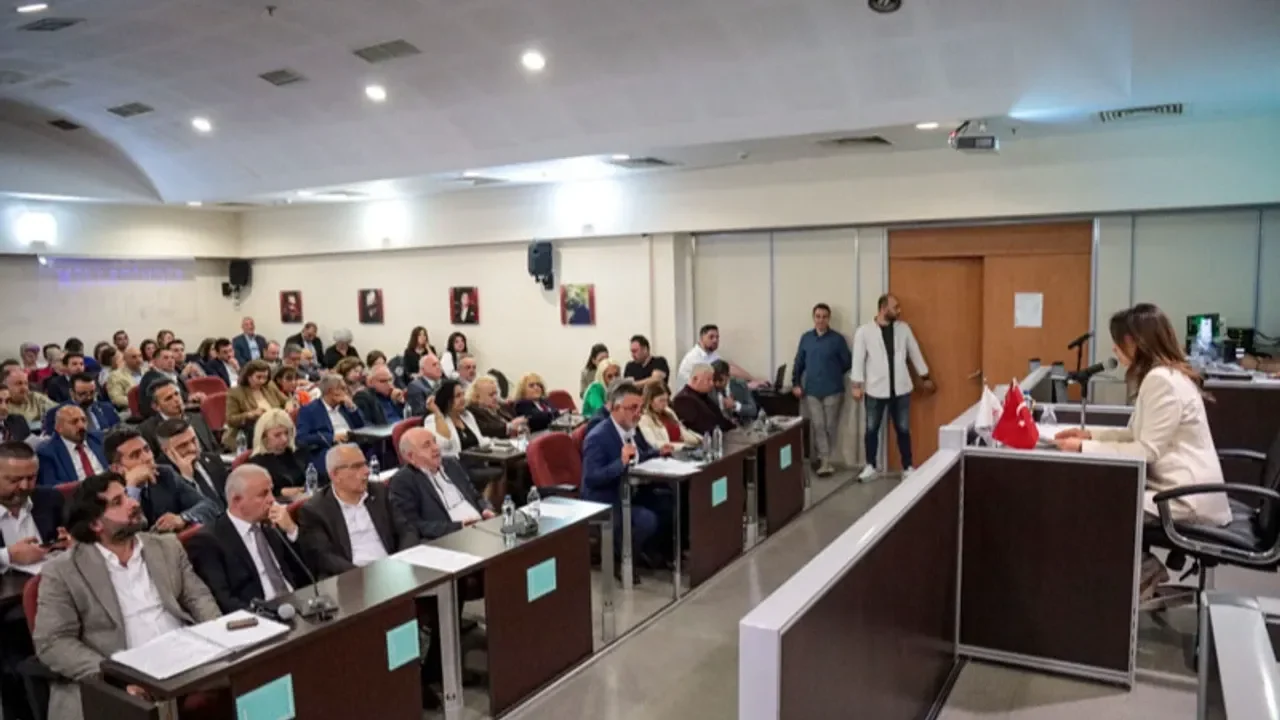 CHP Karşıyaka’da Çatlak Derinleşiyor