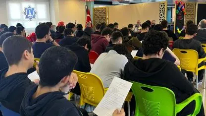 İzmir İmam Hatip Lisesi’nde “İzmir’in Hafıza Kodları” Konferansı: “Bu Toprakların Misafiri Değil, Sahibiyiz!”