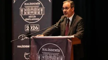 Kasapoğlu’ndan Gençlere Demokrasi Dersi