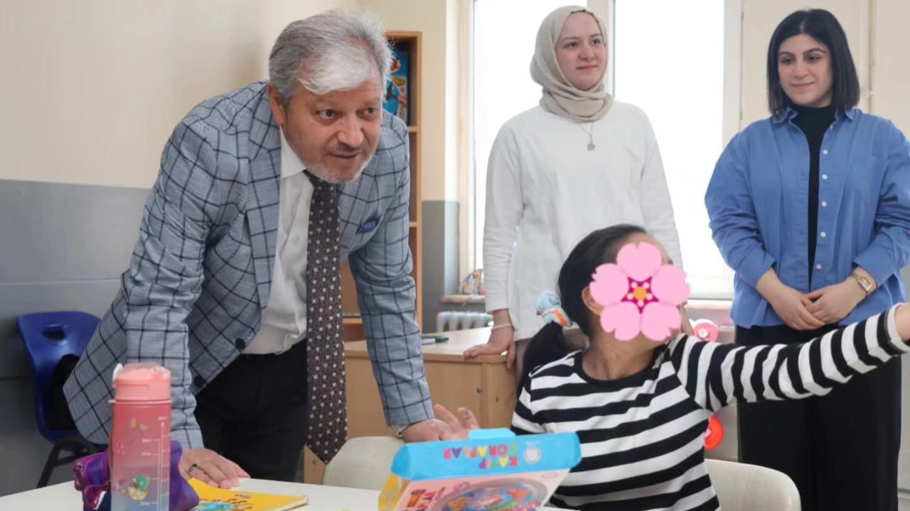 Kaymakam Şahin’den Özel Eğitim Okuluna Anlamlı Ziyaret: Öğrencilerin Mutluluğuna Ortak Oldular