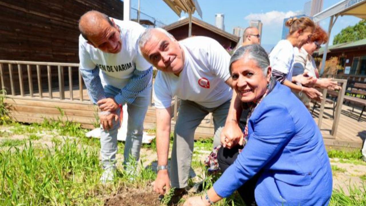 Konak’ta Yürekleri Isıtan Mesaj: “Biz de Varız!”