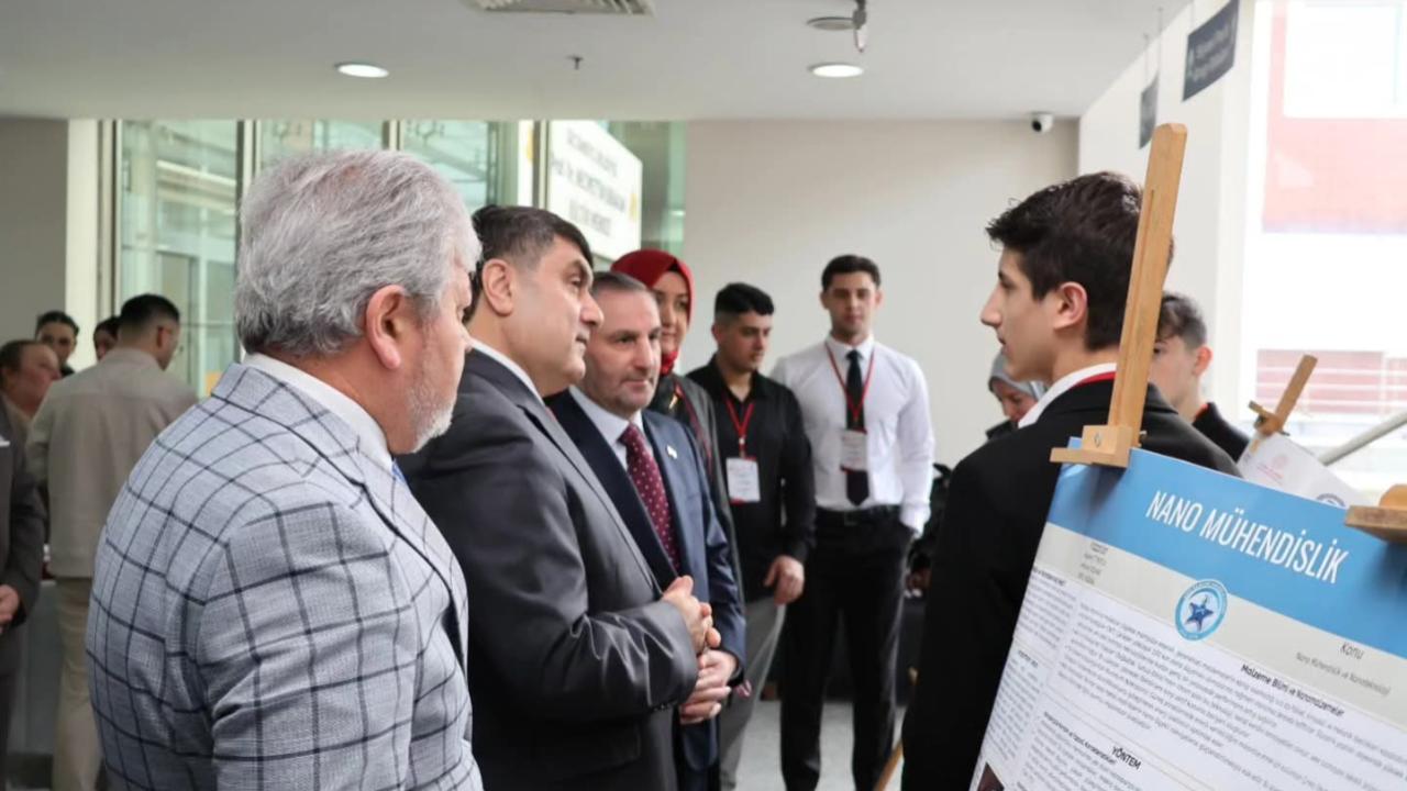 Sultanbeyli'de Lise Ar-Ge ve İnovasyon Kongresi Gerçekleştirildi.