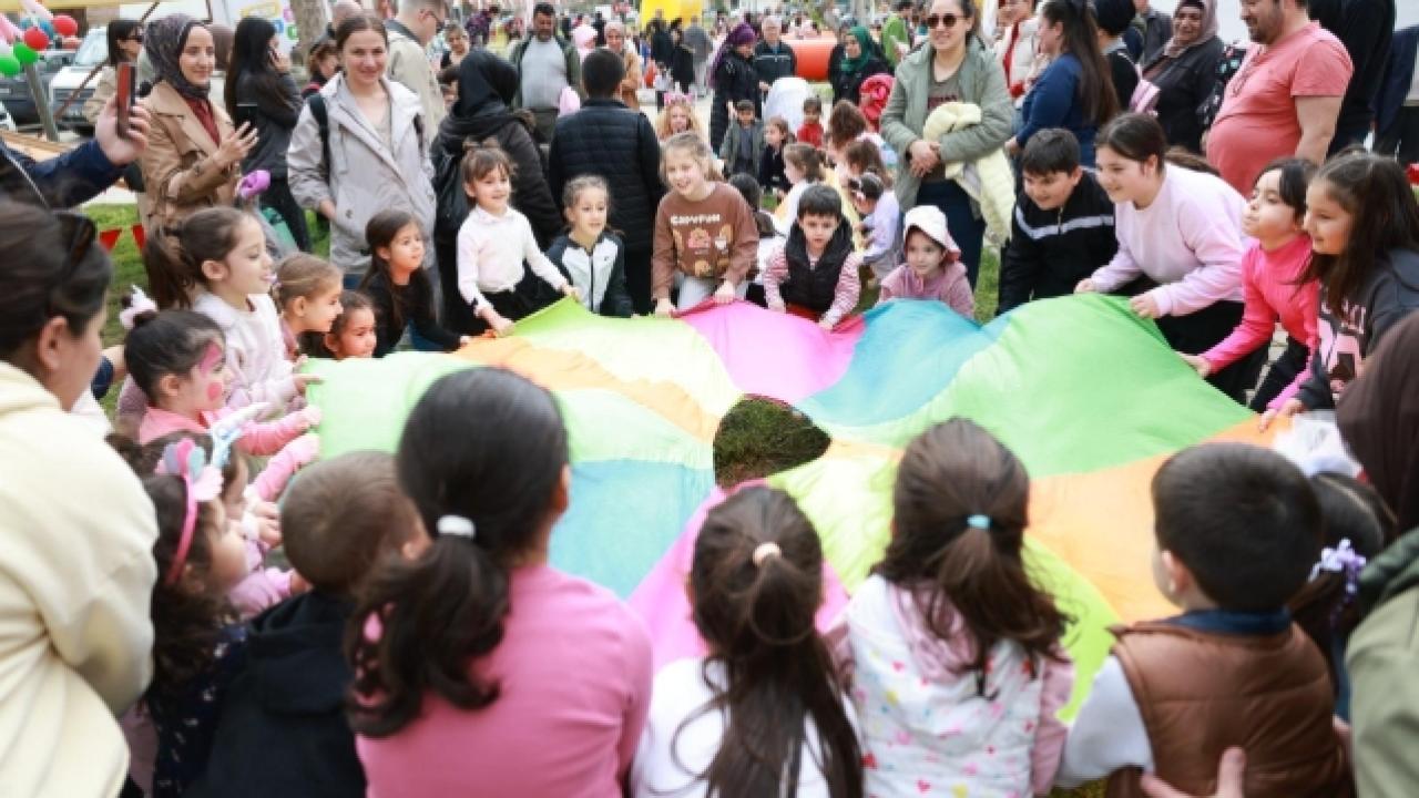 Yazarlar çocuklarla bir araya geldi