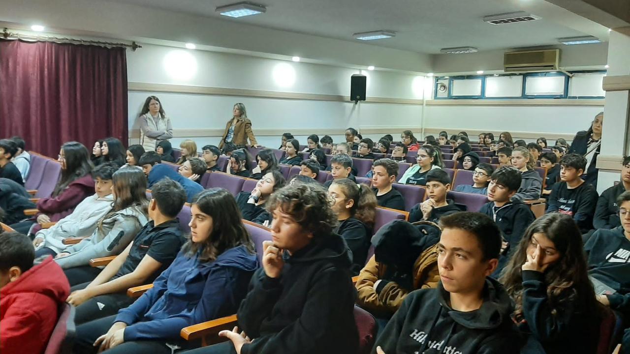 TÜBİTAK Bilim Söyleşileri Kapsamında Hilmi Hatice Aksoy Ortaokulu’nda Akademik Buluşma