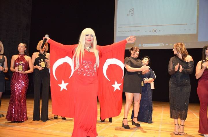 DJ Eva Başak’tan Anlamlı Mesaj