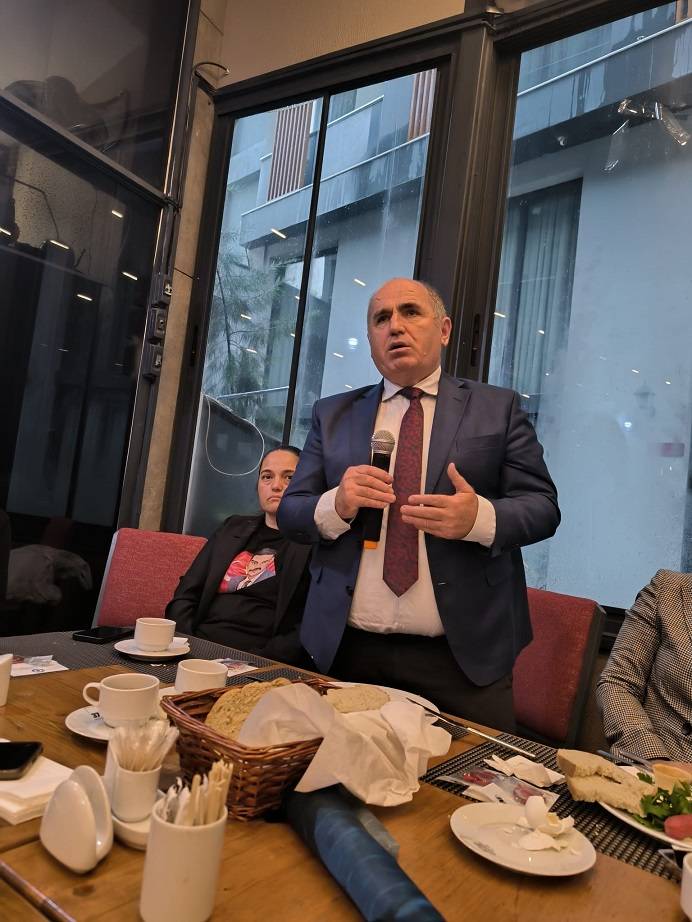 İzmir’de AVAZ Buluşması: Siyaset ve STK’lar Ortak Akıl İçin Bir Arada