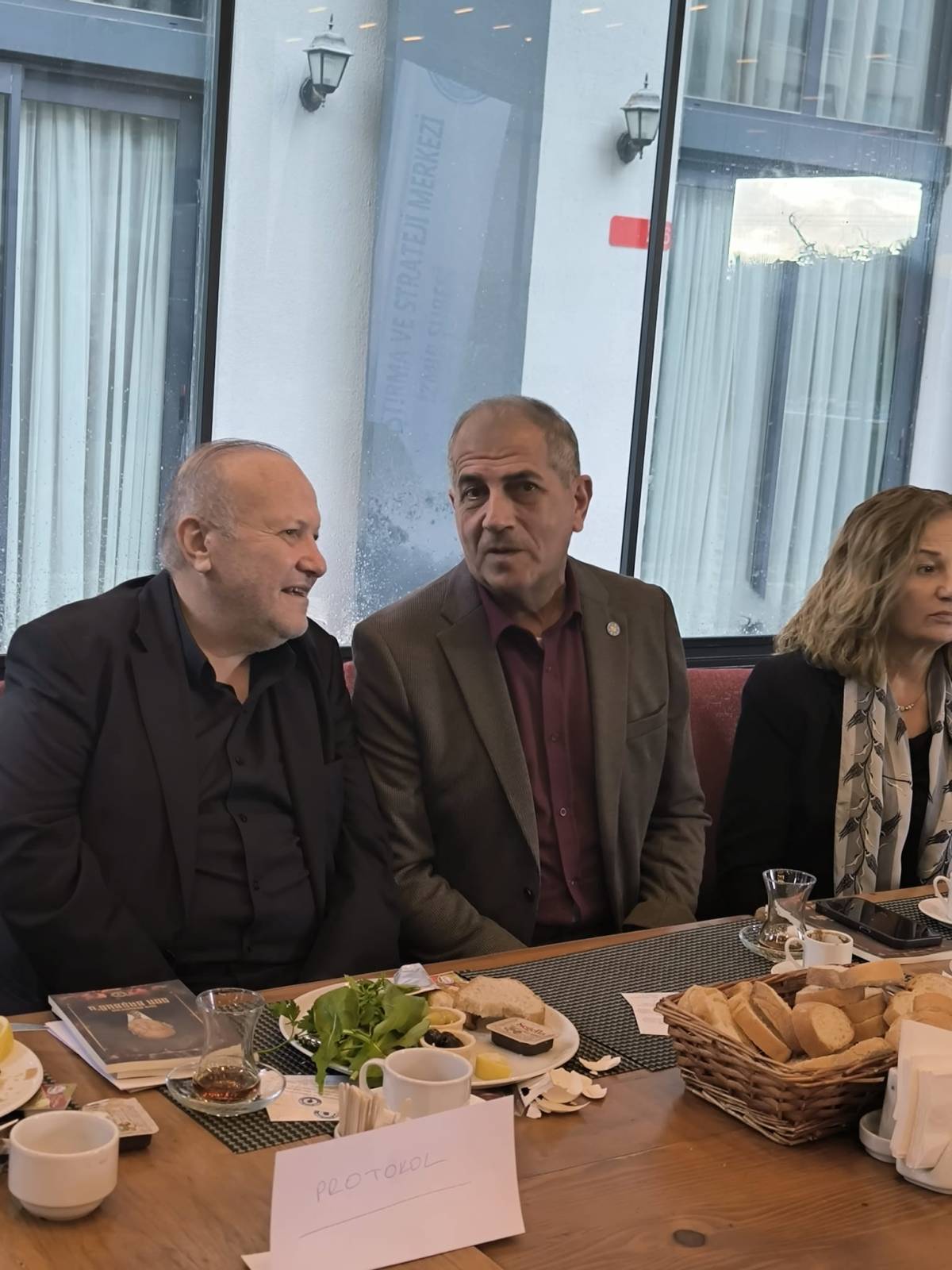 İzmir’de AVAZ Buluşması: Siyaset ve STK’lar Ortak Akıl İçin Bir Arada