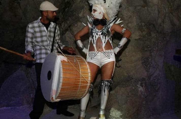 DJ Eva, Sezonu Enerji ve Gösteriyle Açtı