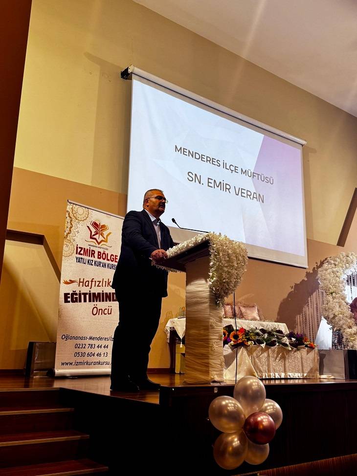 Genç Hafızeler Belgelerini Aldı