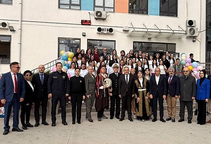 Karşıyaka’da muhteşem Nevruz kutlaması