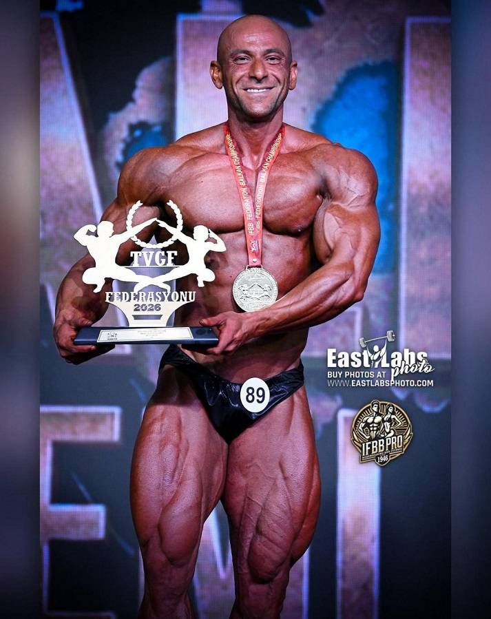 Dikili’nin Gururu Yılmaz Acar Zirvede