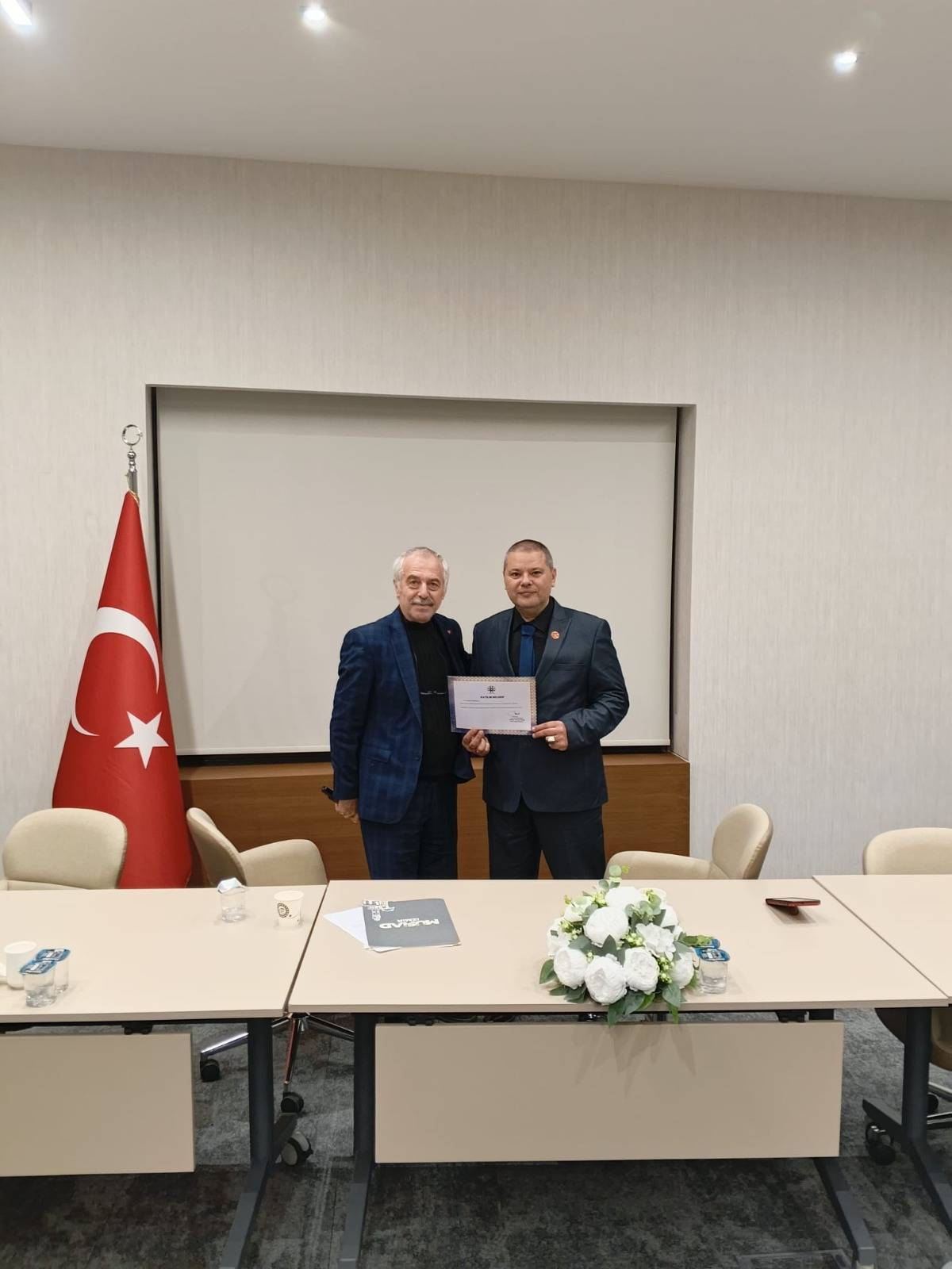 İzmir’de Unutulmayan Lider İçin Anlamlı Program