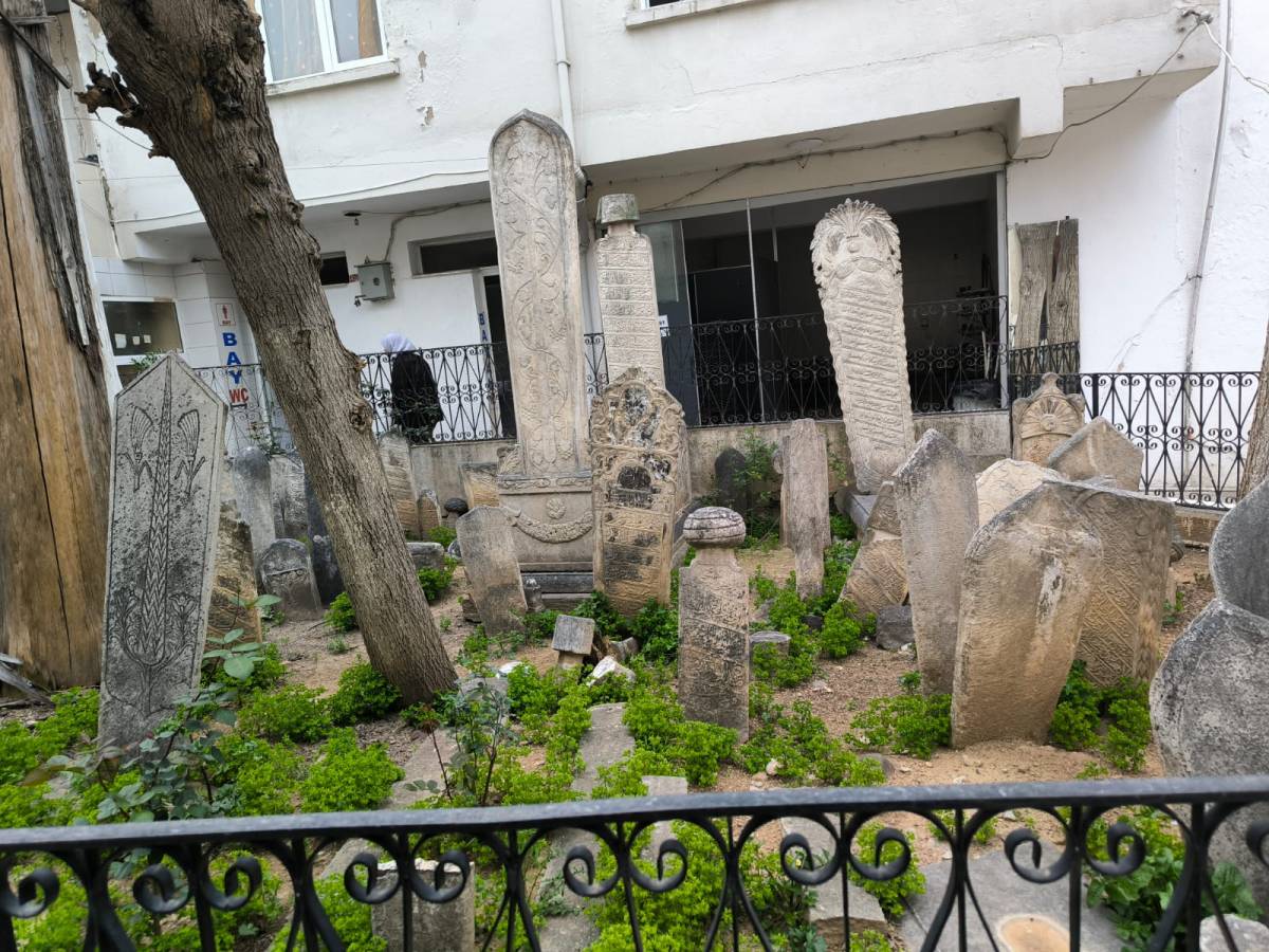 Kızlarağası Han'ı